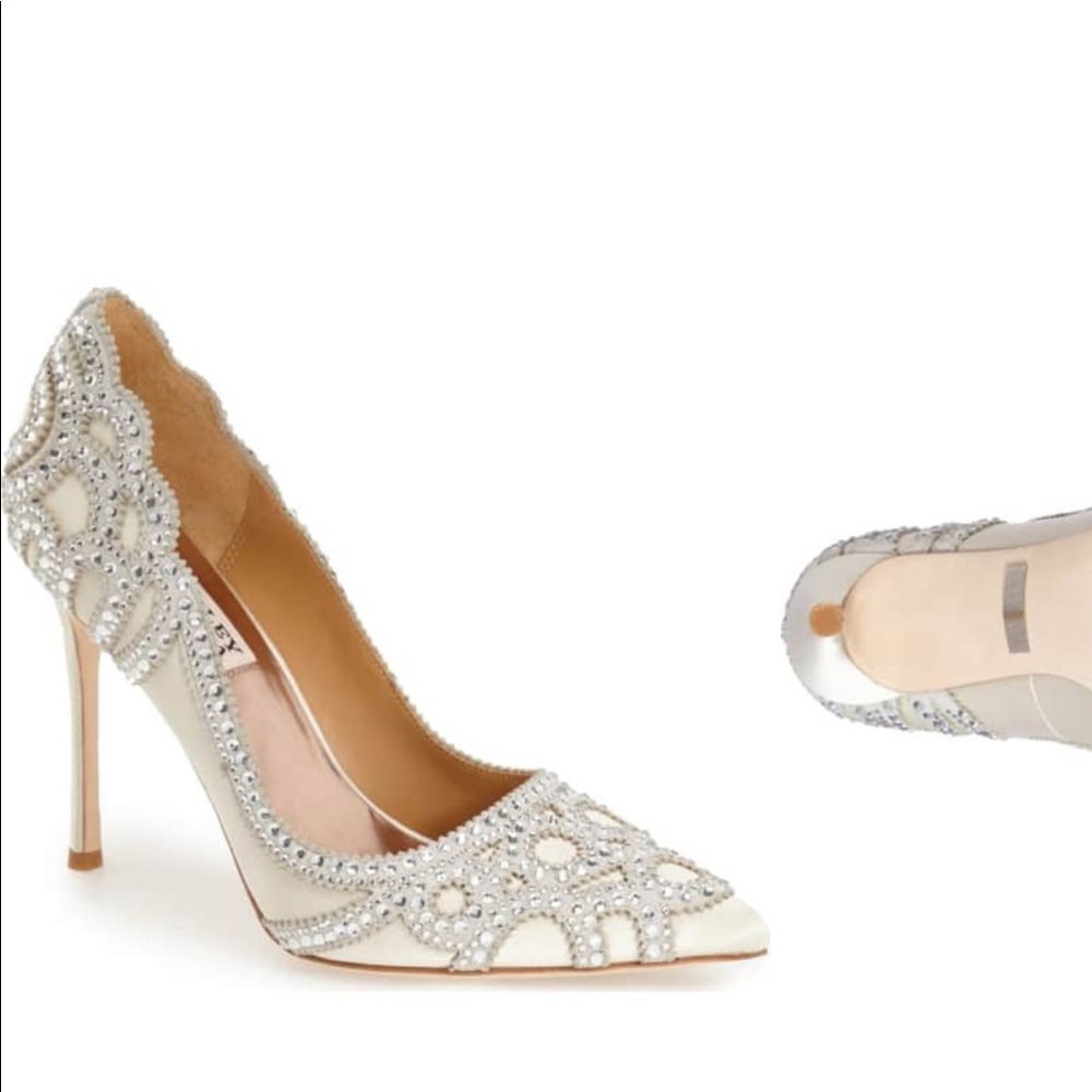 Badgley Mischka ‘Rouge’ pointy toe pump